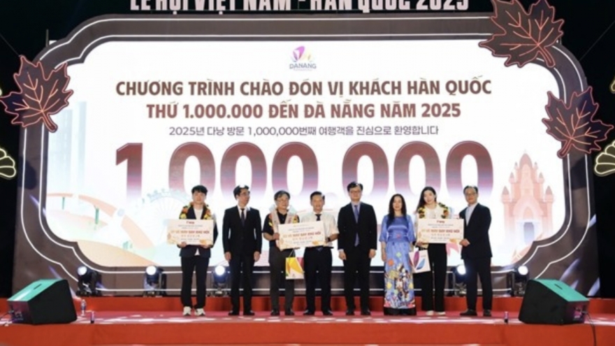 Da Nang celebrates one millionth Korean tourist